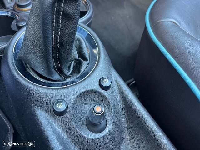 MINI Cabrio Cooper D - 16