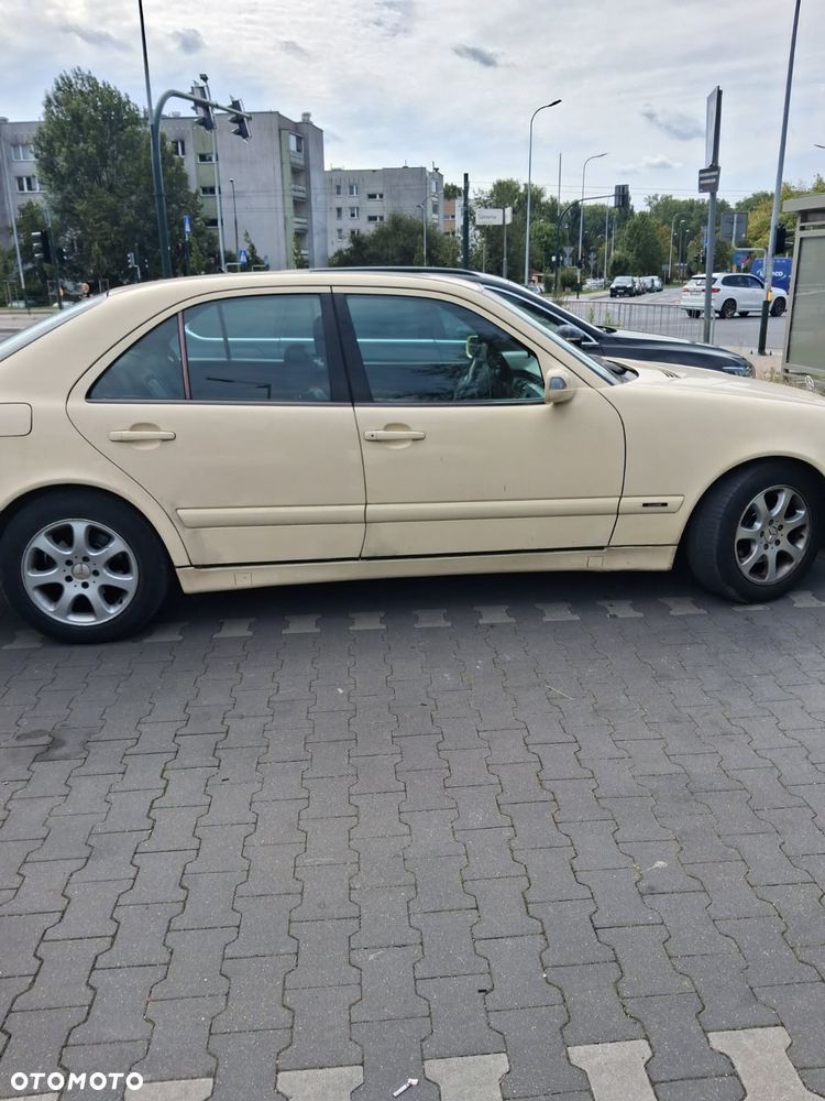 Mercedes-Benz Klasa E - 3