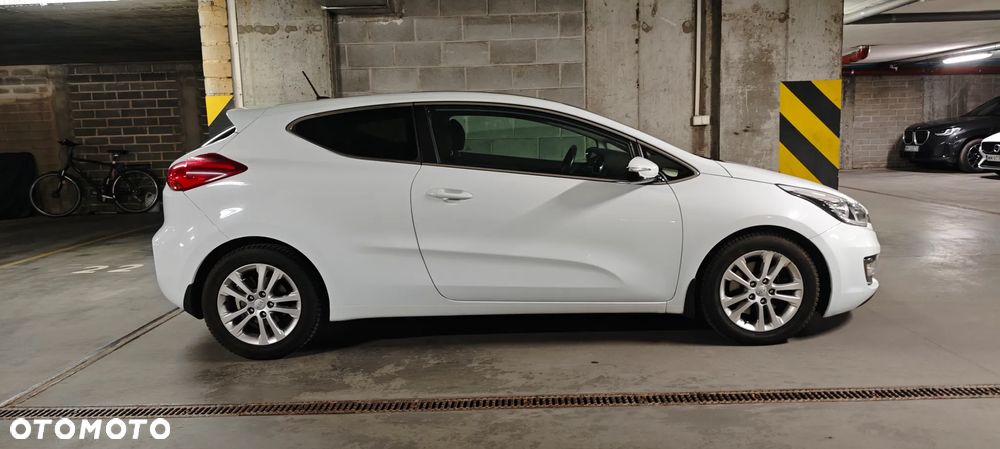 Kia ProCeed - 14