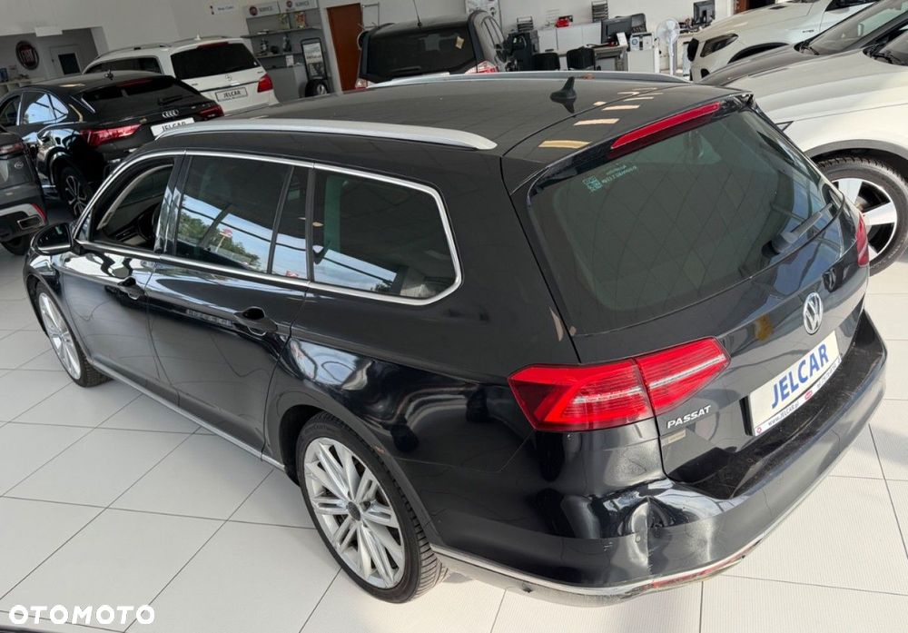 Volkswagen Passat - 11