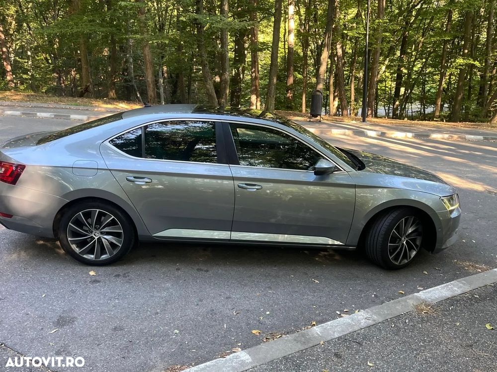 Skoda Superb 2.0 TDI 4X4 DSG L&K - 4