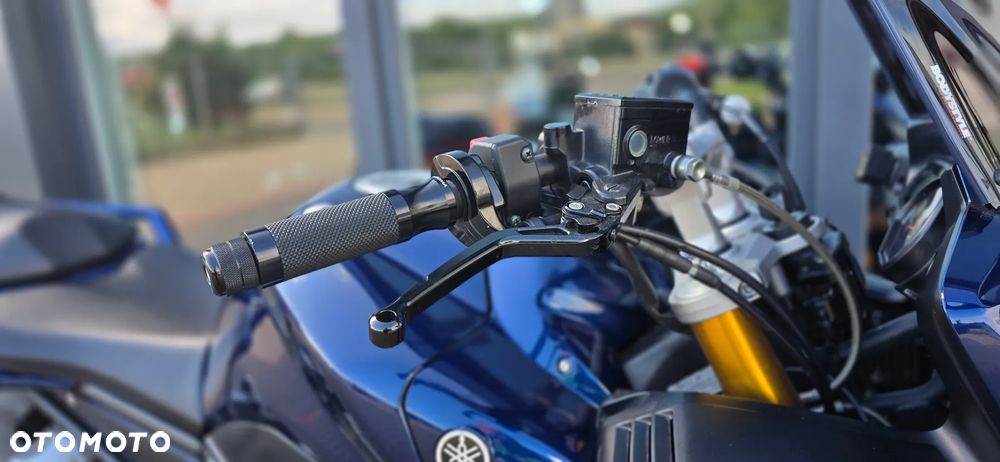 Yamaha FZ - 11