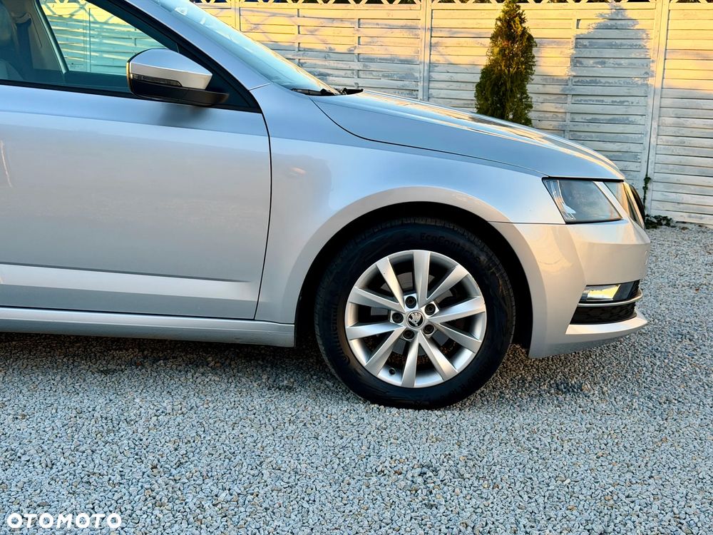 Skoda Octavia 1.6 TDI DSG Premium Edition - 25