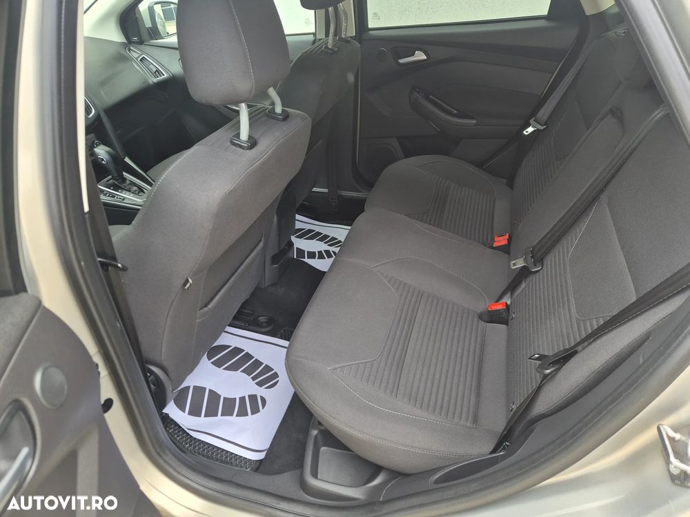 Ford Focus 2.0 TDCI Powershift Titanium - 8