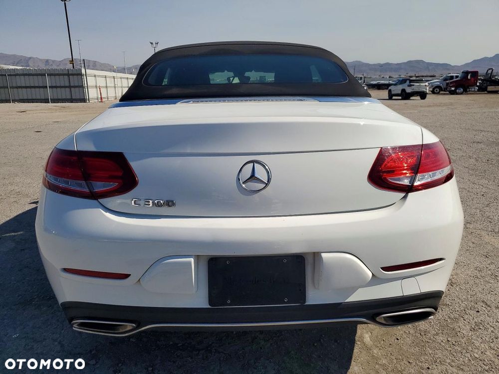 Mercedes-Benz Klasa C 300 9G-TRONIC - 7
