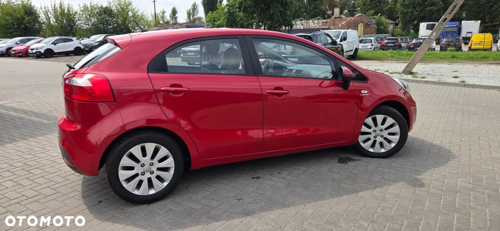 Kia Rio 1.2 Fifa World Cup Edition - 19