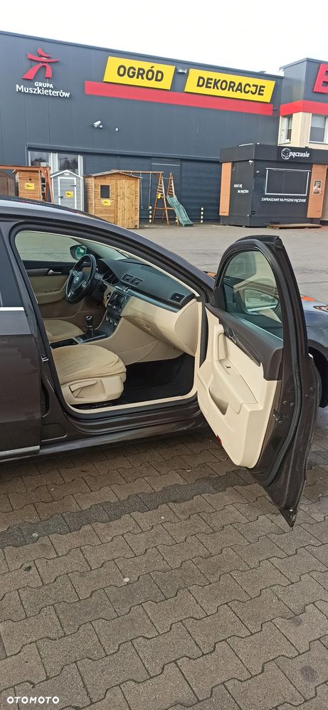 Volkswagen Passat 2.0 TDI Comfortline - 10