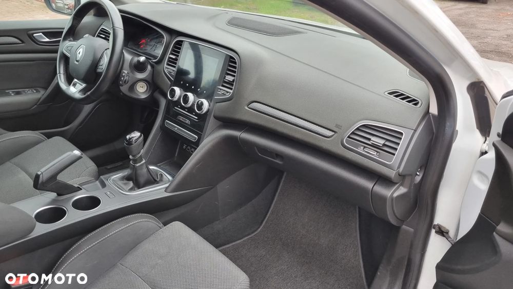 Renault Megane 1.5 Blue dCi Business - 26