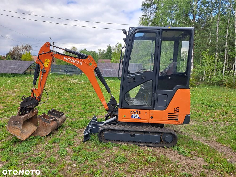 Hitachi ZX19-6CR - 7