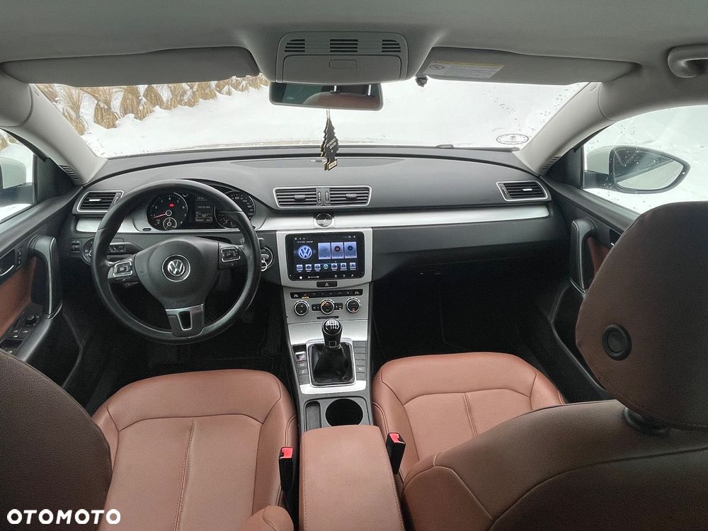 Volkswagen Passat - 6