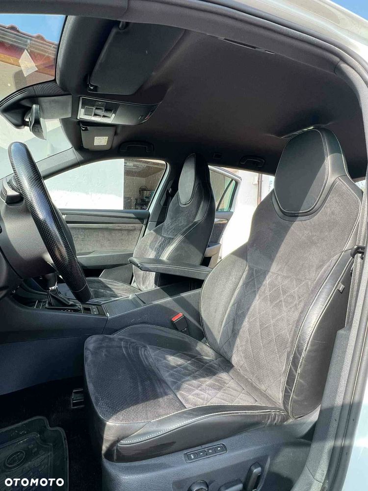 Skoda Superb 2.0 TDI Sportline DSG - 13