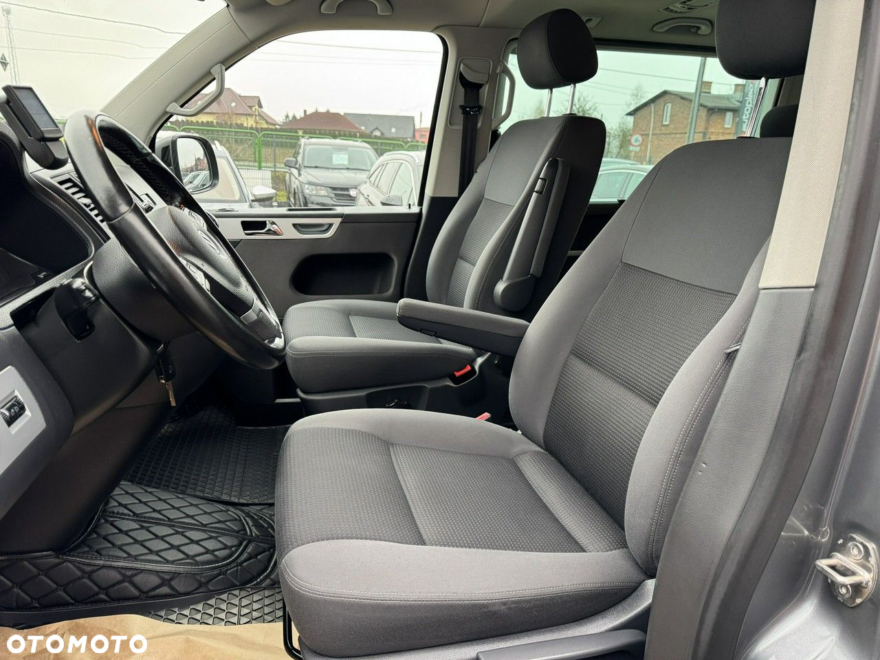 Volkswagen Multivan - 19