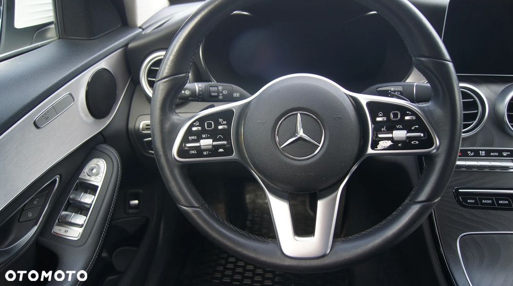 Mercedes-Benz Klasa C 220 d T 9G-TRONIC AMG Line - 15