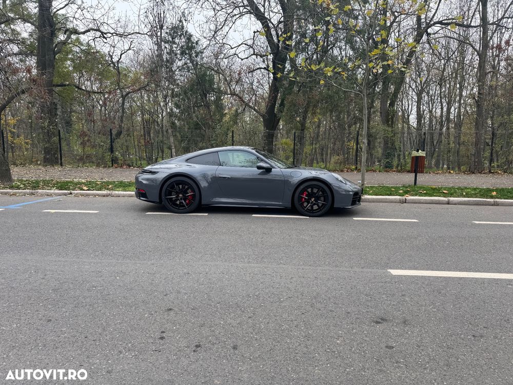 Porsche 992 - 8