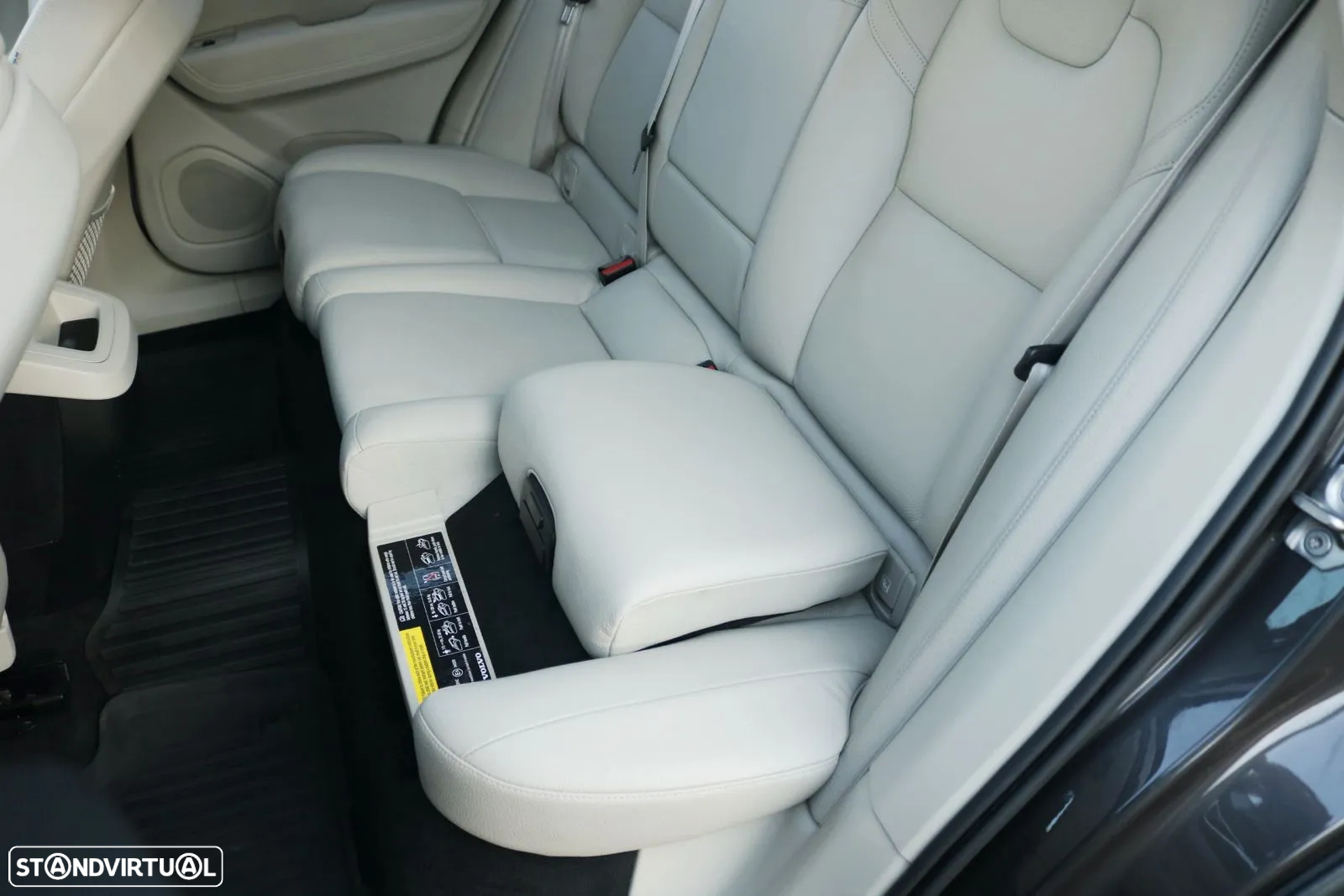 Volvo XC 60 2.0 T6 PHEV Inscription Expression AWD - 14