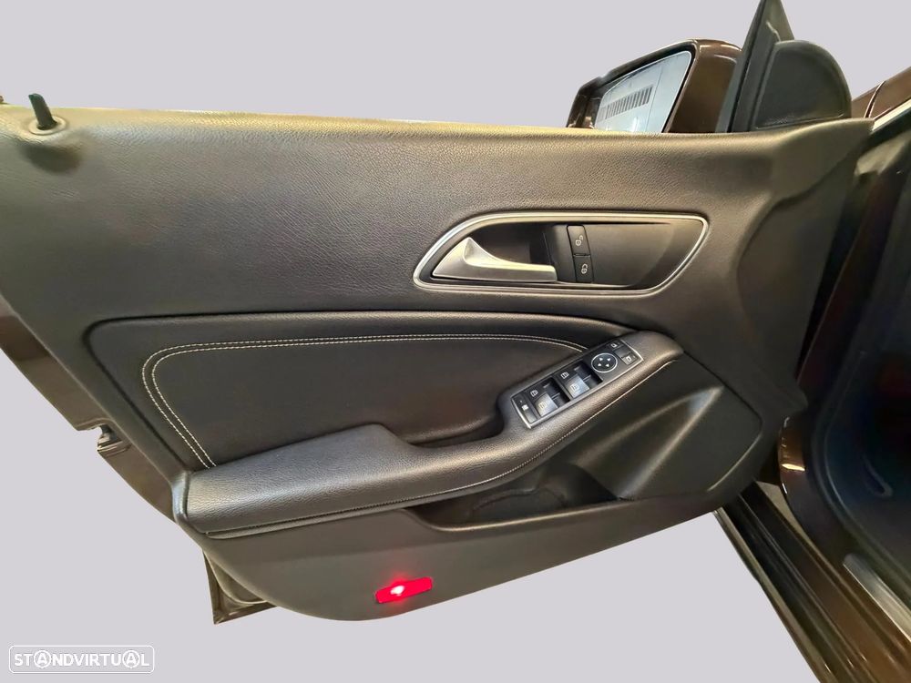 Mercedes-Benz CLA 180 d Shooting Brake Aut. — fotografia 24