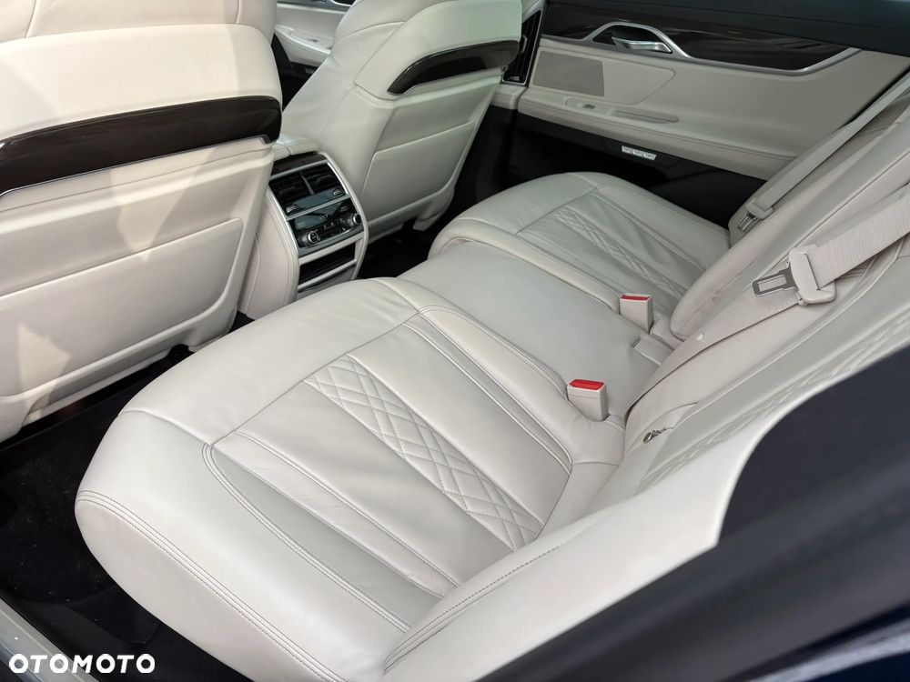 BMW Seria 7 730d xDrive - 25