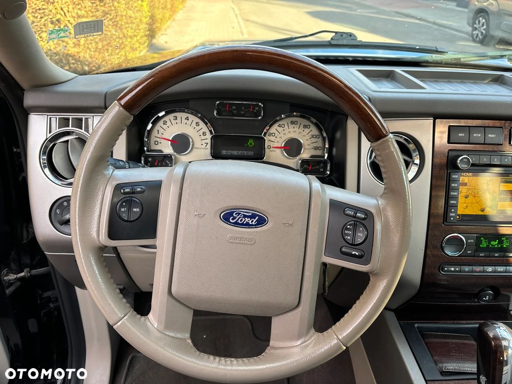 Ford Expedition - 8