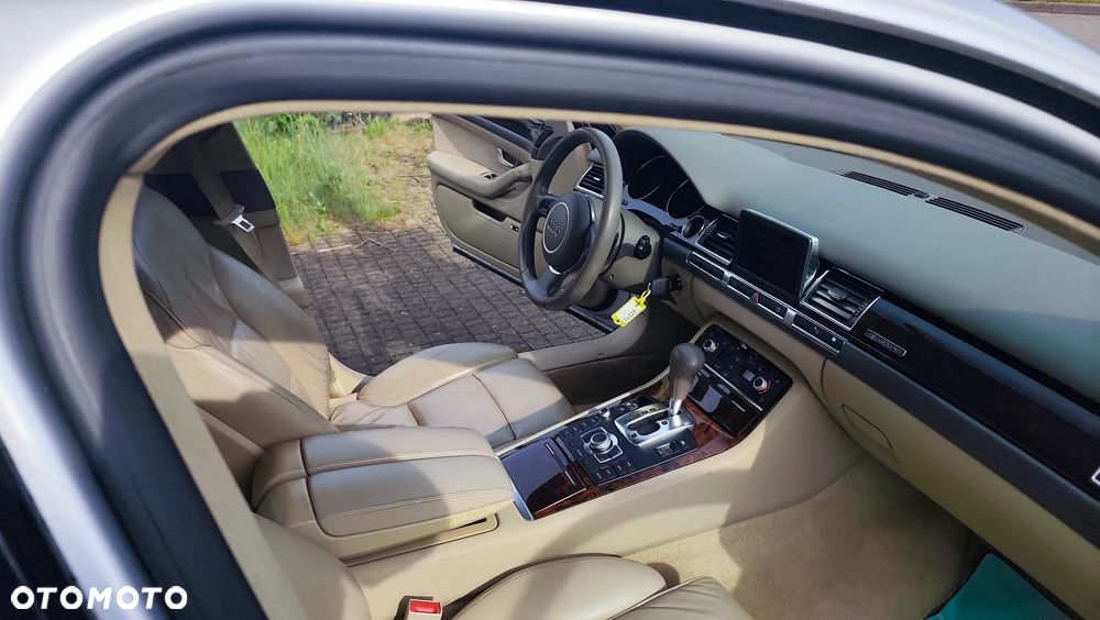 Audi A8 4.2 Quattro - 34