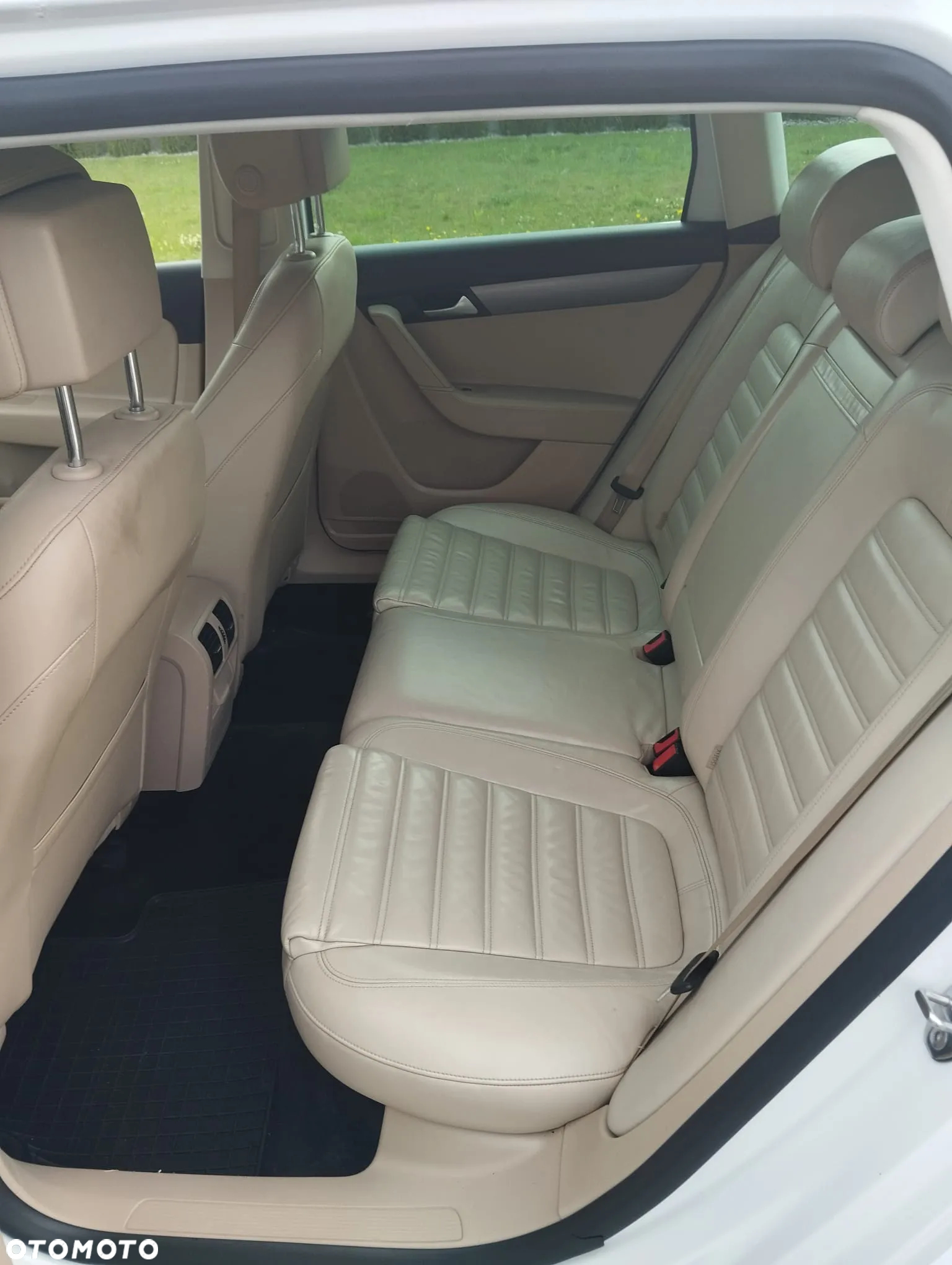Volkswagen Passat Variant 2.0 TDI 4Motion BlueMotion Technol Business Edition - 22