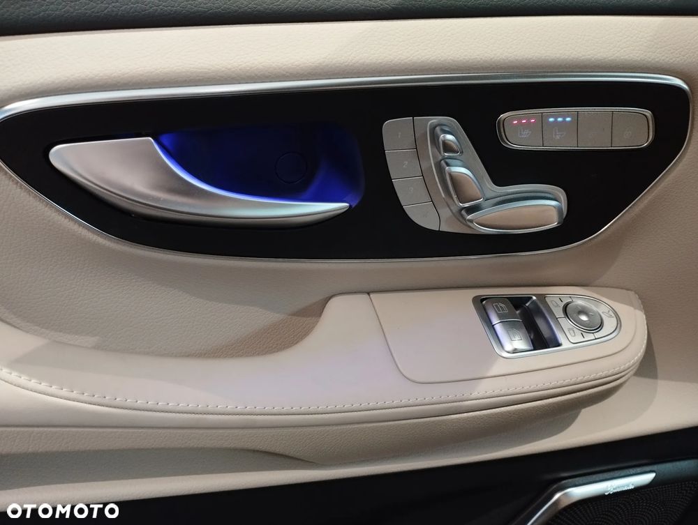 Mercedes-Benz Klasa V 300 d 4-Matic 9G-Tronic Exclusive (ekstra d³) - 27