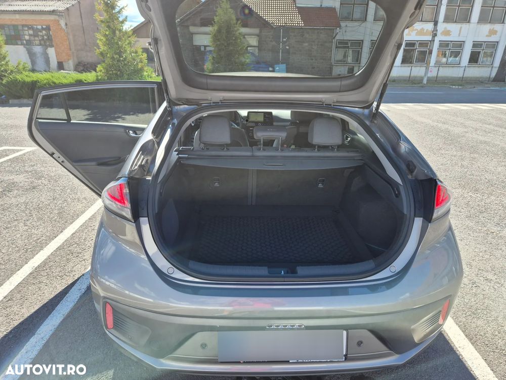 Hyundai IONIQ - 22