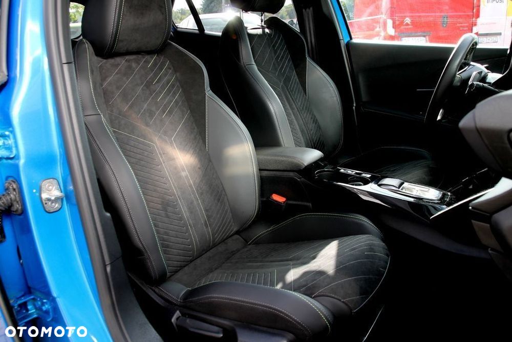 Peugeot 2008 1.2 PureTech GT S&S EAT8 - 28