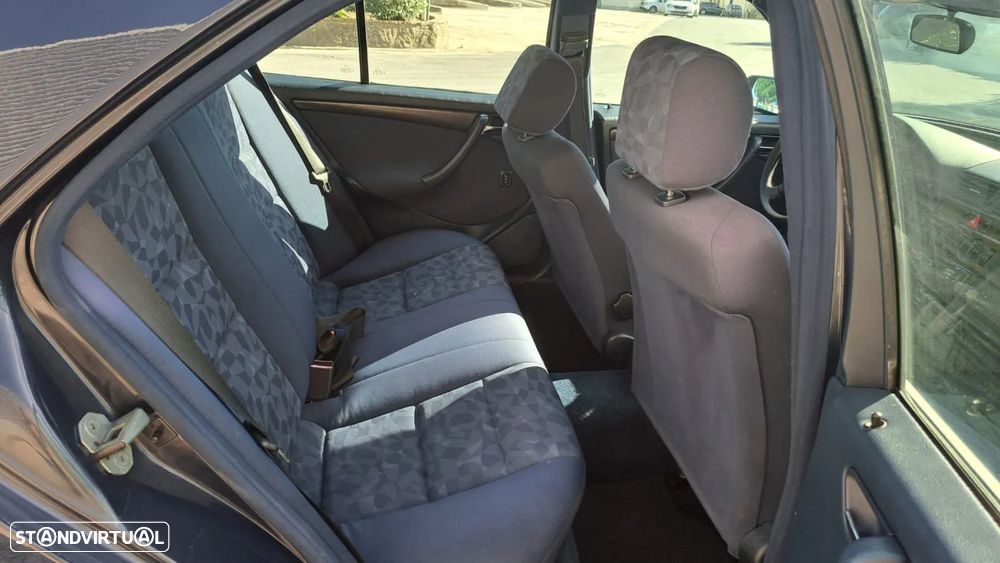 Mercedes-Benz C 180 Classic - 31