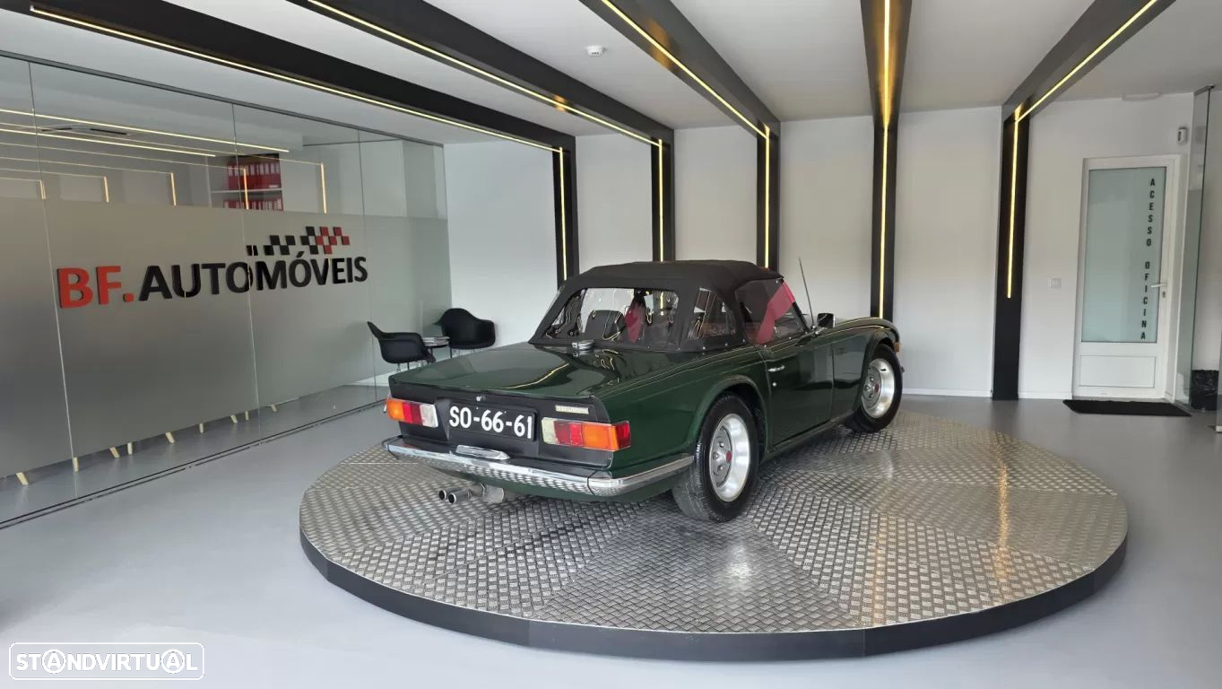 Triumph TR6 - 7