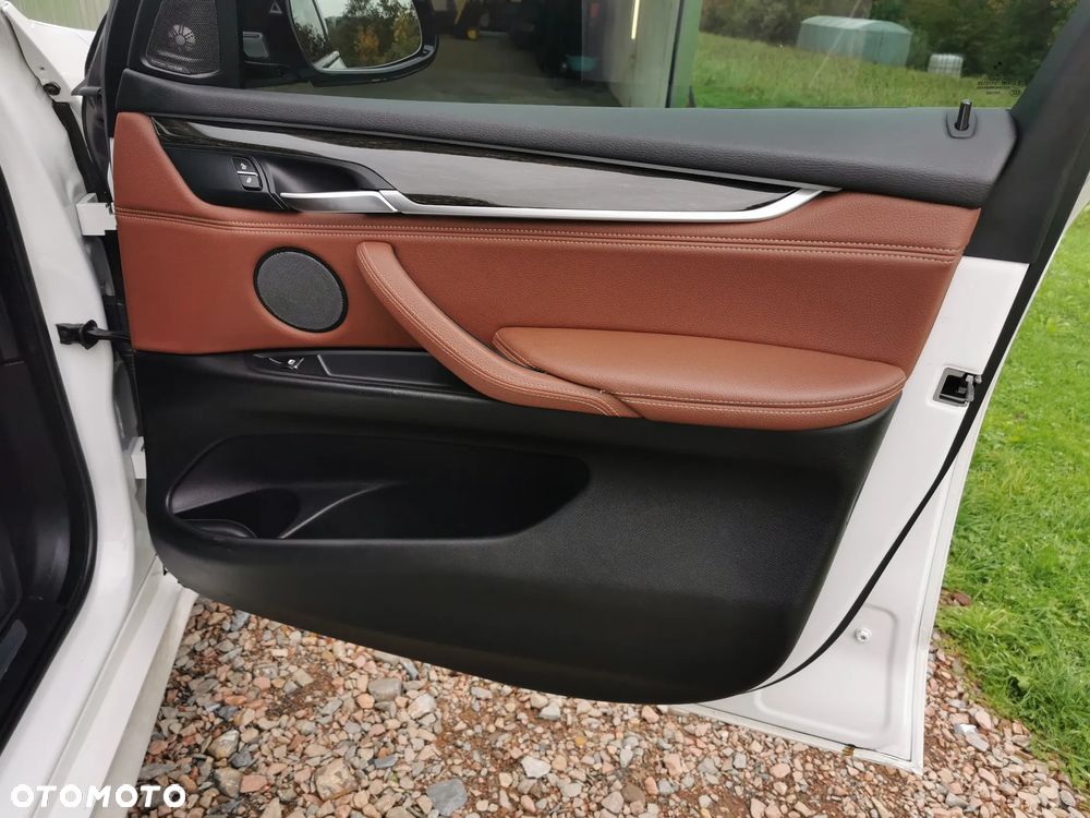 BMW X5 xDrive35i - 13