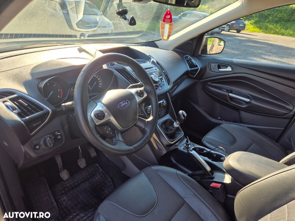 Ford Kuga - 8