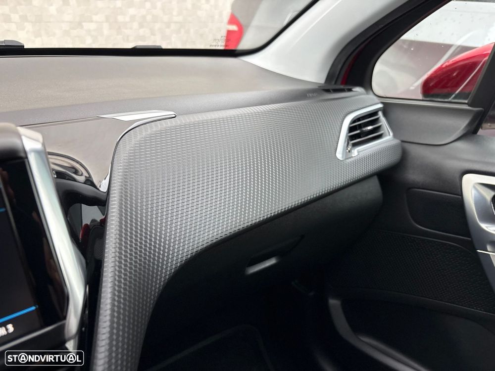 Peugeot 2008 1.2 PureTech Allure - 41