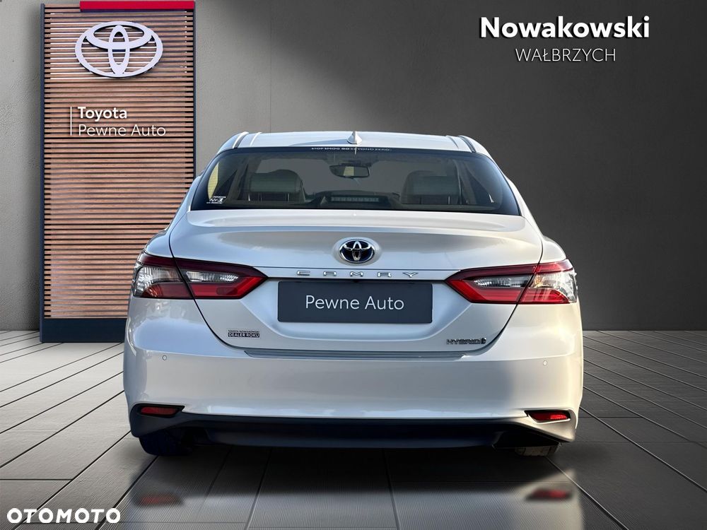 Toyota Camry 2.5 Hybrid Comfort CVT - 8