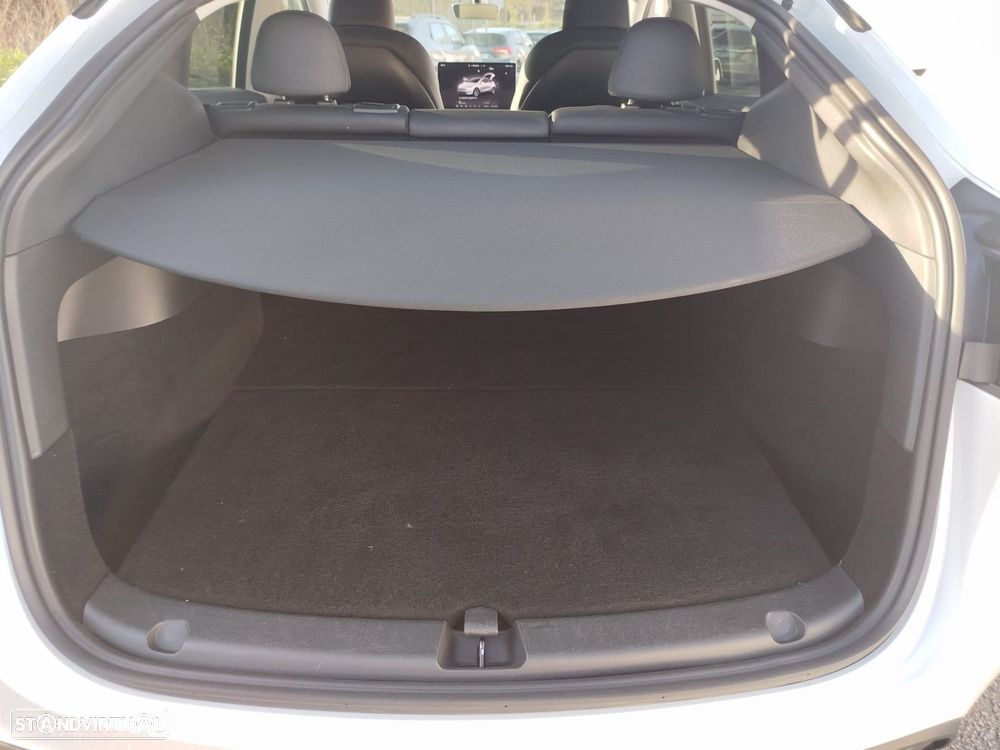 Tesla Model Y RWD - 36