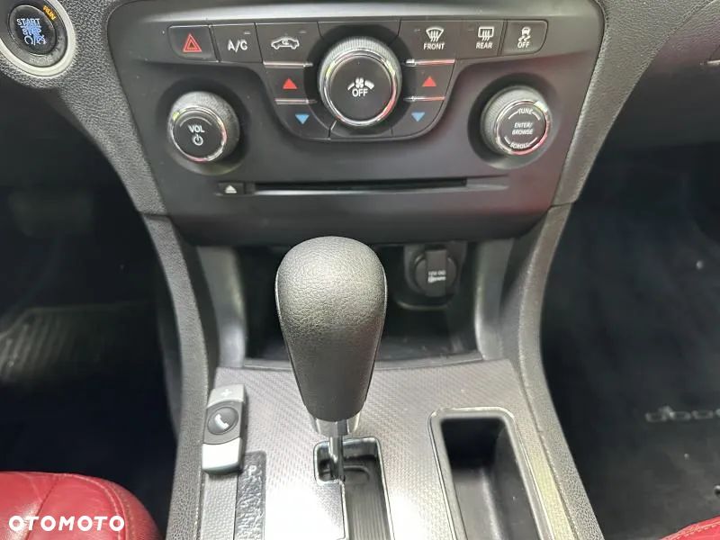 Dodge Charger 3.6 GT - 10