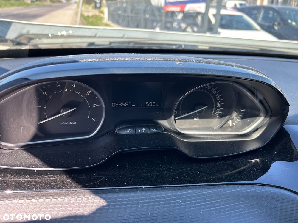 Peugeot 2008 - 7