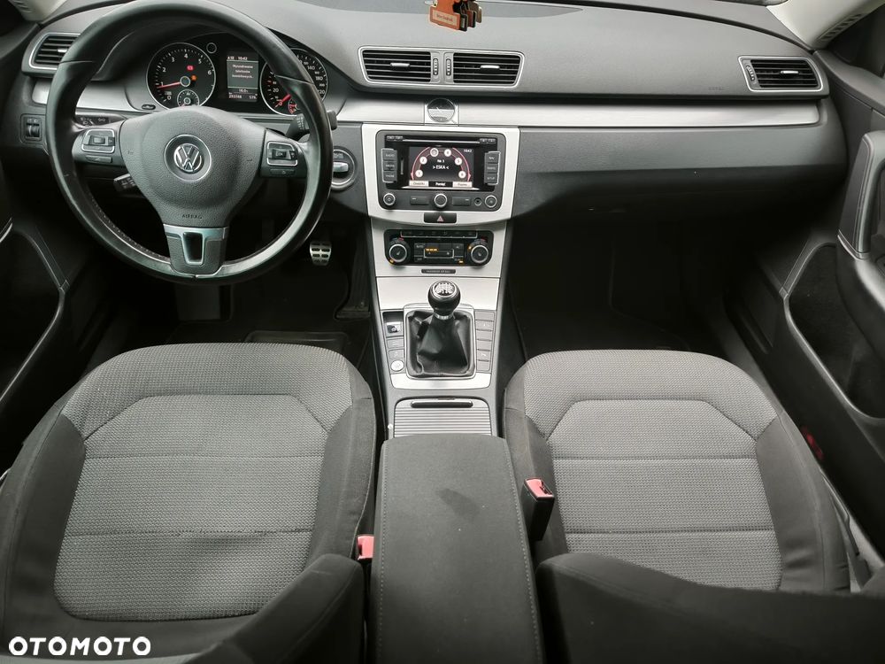 Volkswagen Passat - 5