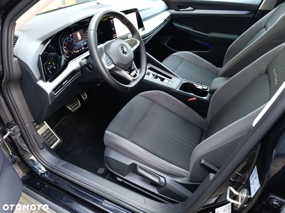 Volkswagen Golf - 10