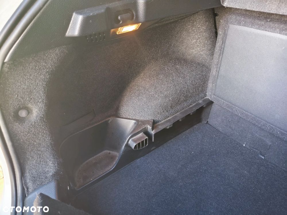 Nissan Qashqai 1.5 dCi N-Connecta - 17
