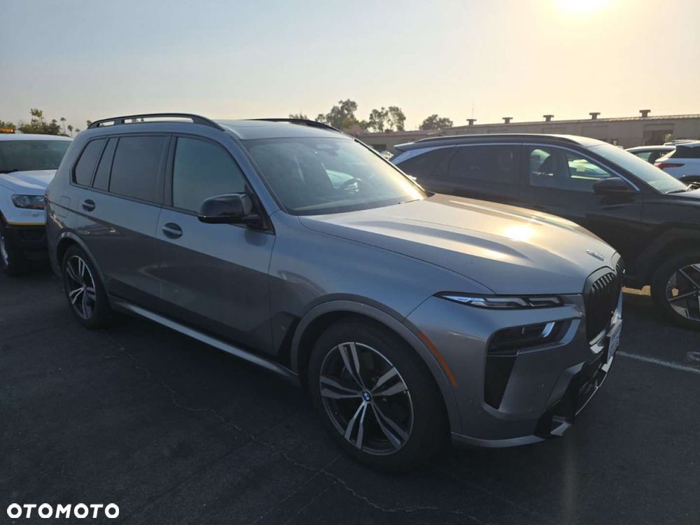 BMW X7 - 7