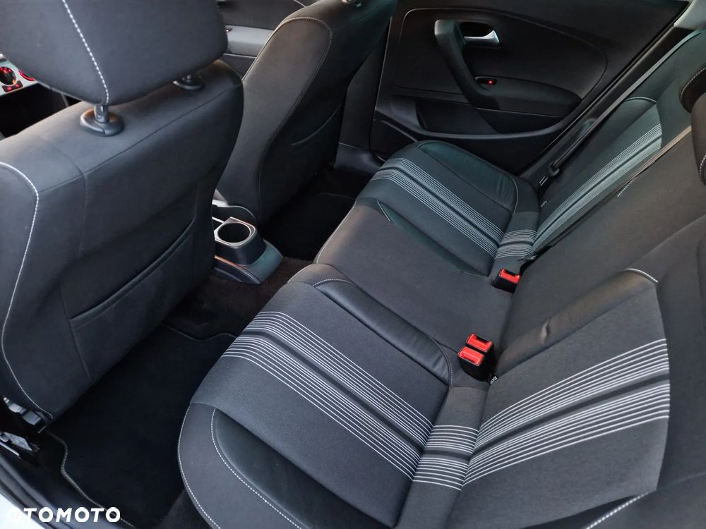 Volkswagen Polo 1.2 TSI MATCH - 7