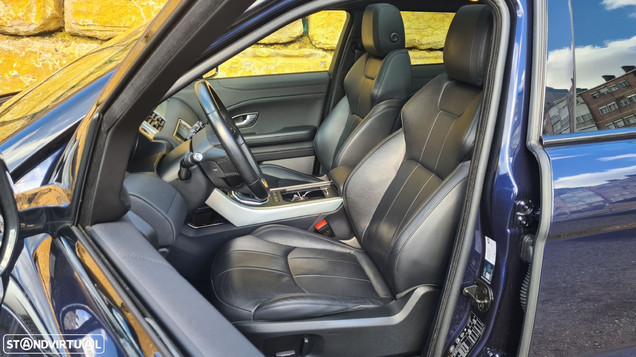 Land Rover Range Rover Evoque 2.0 TD4 SE - 30