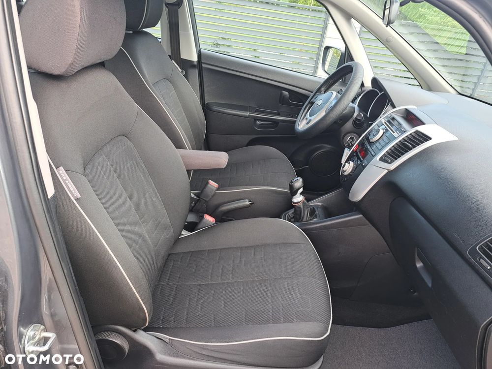 Kia Venga 1.6 CRDi 128 Business Line - 9