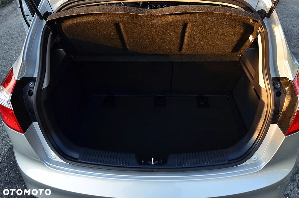 Kia Rio - 14