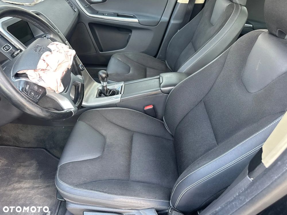 Volvo XC 60 D4 Momentum - 21
