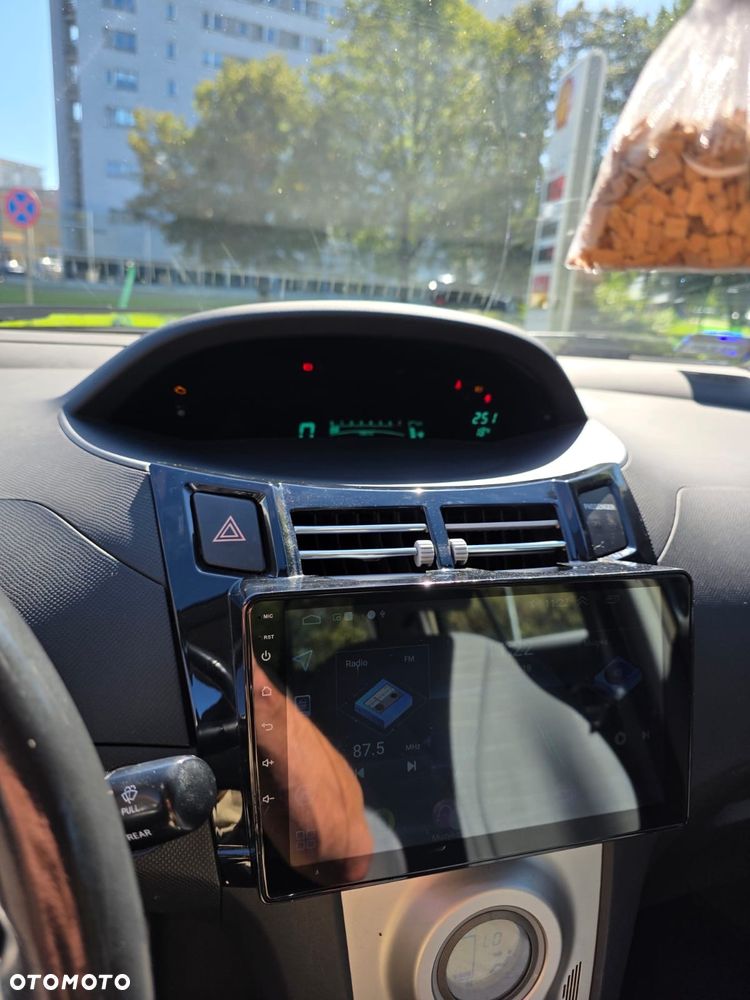 Toyota Yaris - 33