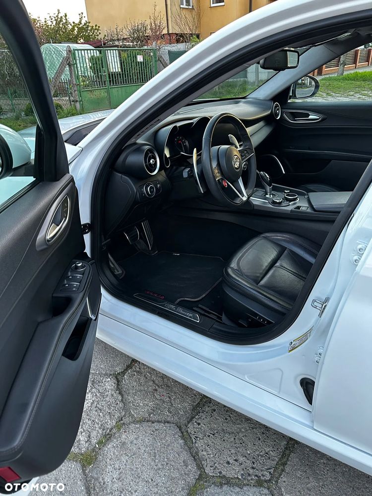 Alfa Romeo Giulia - 9