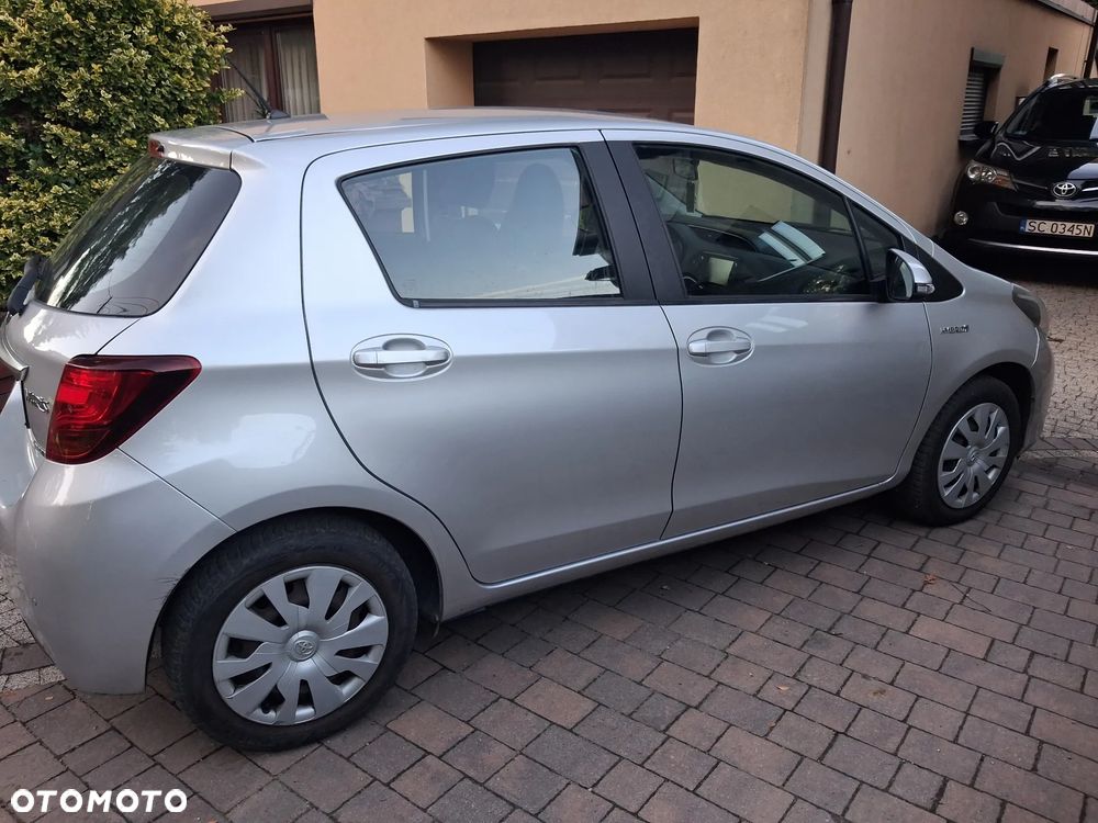 Toyota Yaris Hybrid 100 Active EU6 - 9
