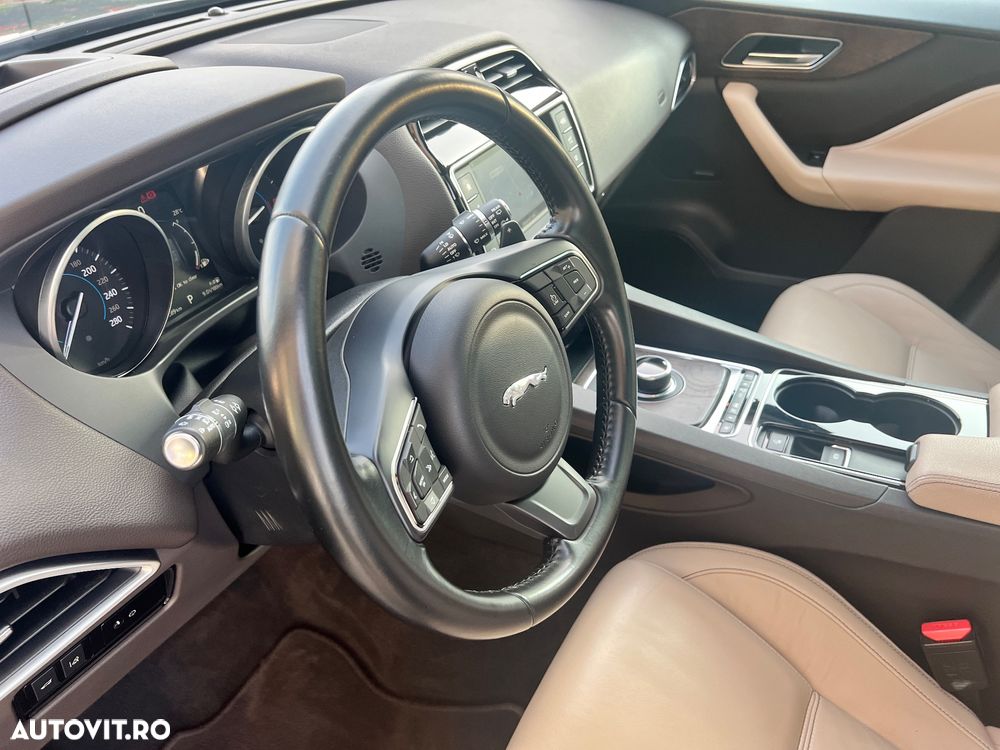 Jaguar F-Pace 30d AWD Prestige - 35
