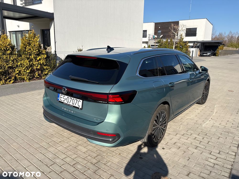 Volkswagen Passat - 4